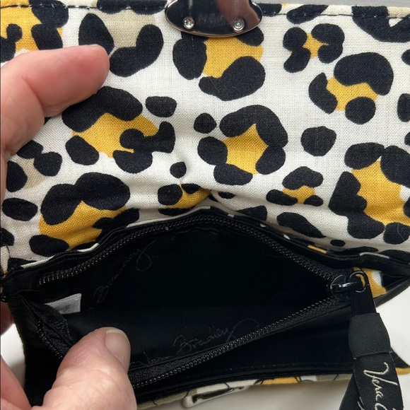 Vera Bradley Floral Wallet in Yellow and Black - Latch bar issue - Picture 6 of 7
